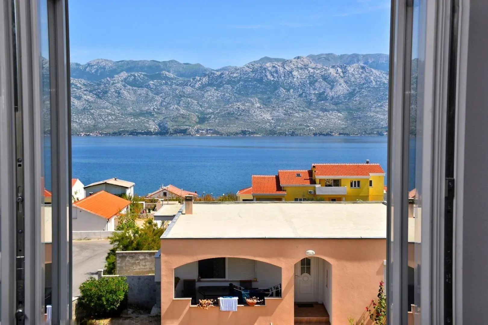 Apartments Mino Razanac