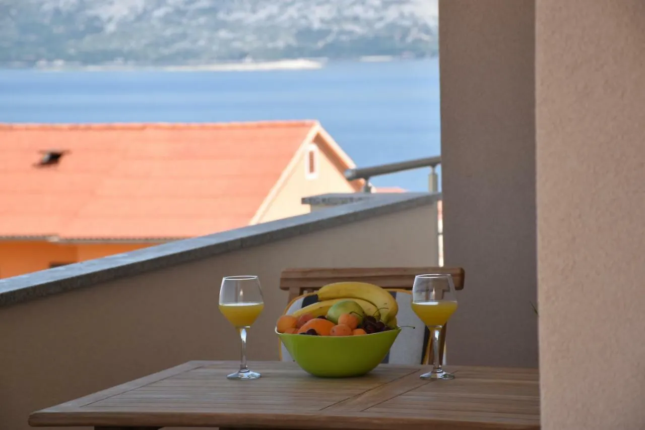 Apartments Mino Razanac