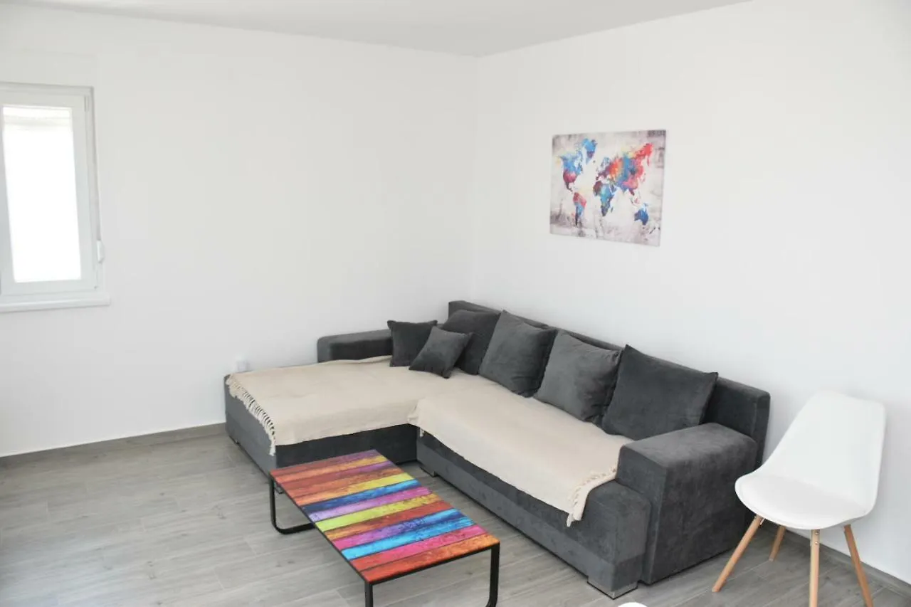 Apartments Mino Razanac